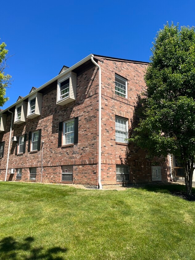Primary Photo - 4696 Tarryton Ct S