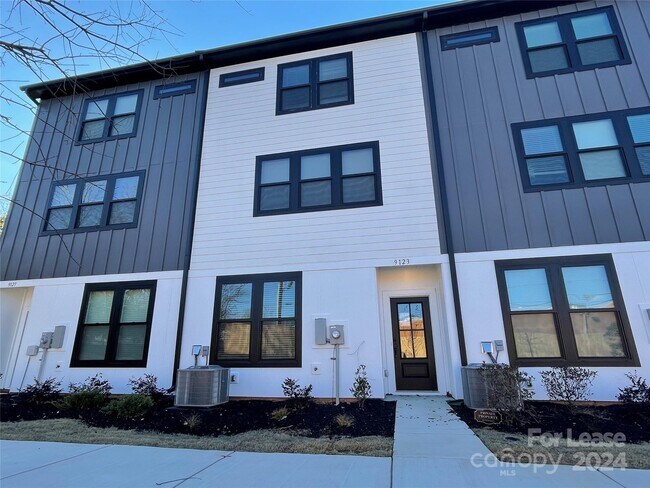Building Photo - 9123 Galleria Ct Dr