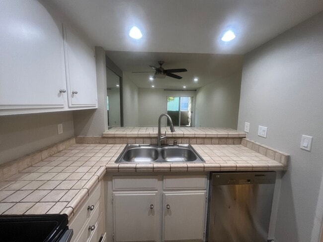 Photo - Lovely 1 Bedroom 1 Bath apartment in Anaheim!