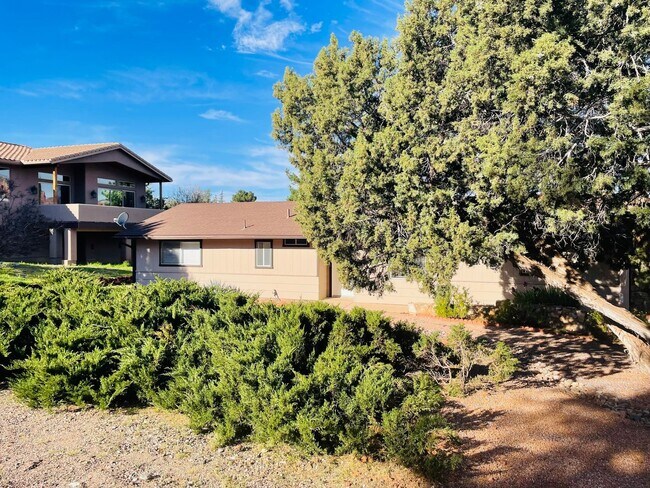 Foto del edificio - 185 Sierra Rd