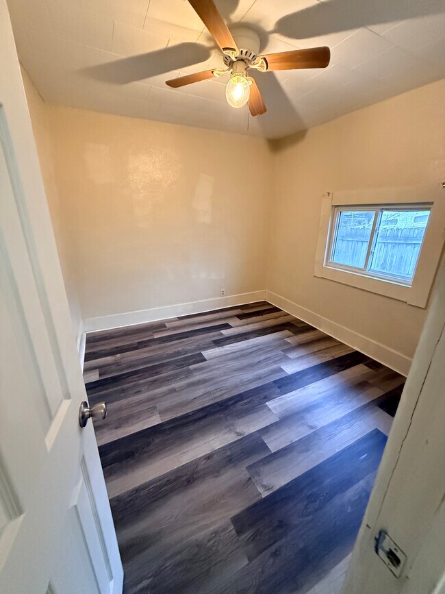 Foto del edificio - 5621 Rudyard Rd