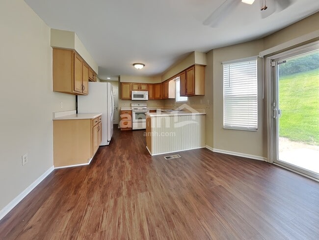 Foto del edificio - 6443 Lantern Way