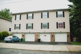 Building Photo - 503-526 S Austin St