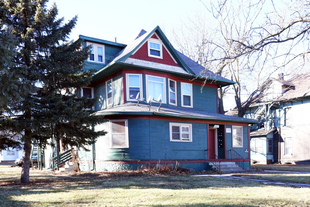 Building Photo - 1058 22nd St