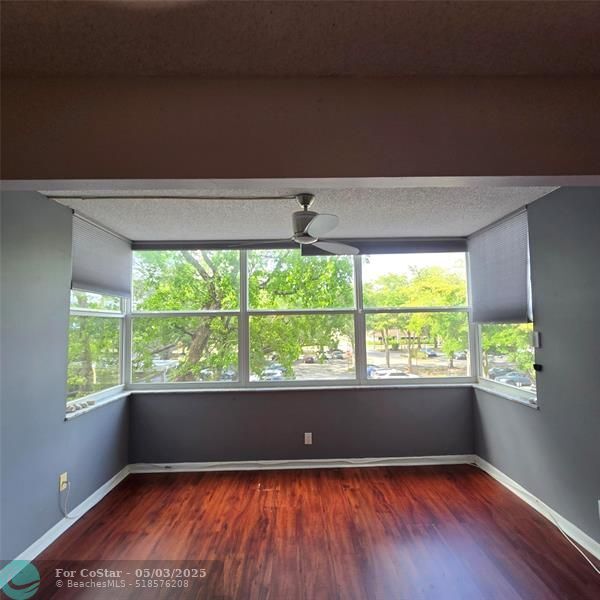 Foto del edificio - 6600 Cypress Rd