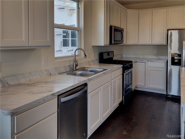 Foto del edificio - 576 Ivyland St