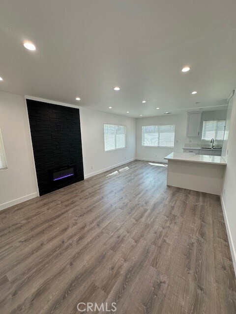 Foto principal - 8253 Morse Ave