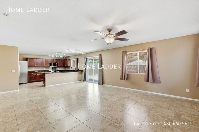 Building Photo - 44727 Gavilan Dr