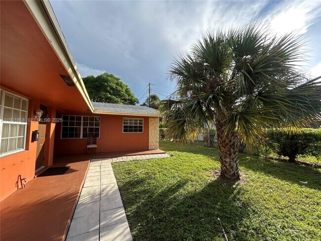 Foto del edificio - 5200 NW 17th Ct