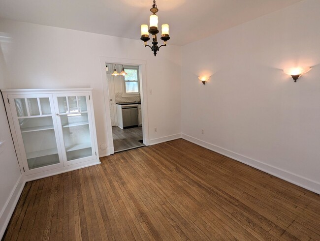 Building Photo - 3 Bedroom 1 Bathroom Side-by-side Duplex (...