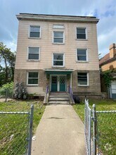 Building Photo - 228 Reifert St