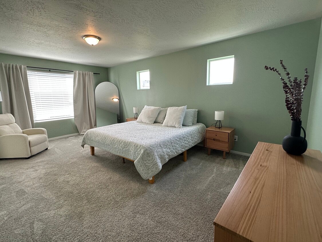 Master Bed - 24369 E Harrier Loop
