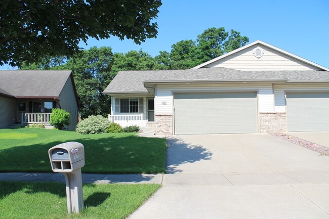 Building Photo - 1025 Kristy Ln