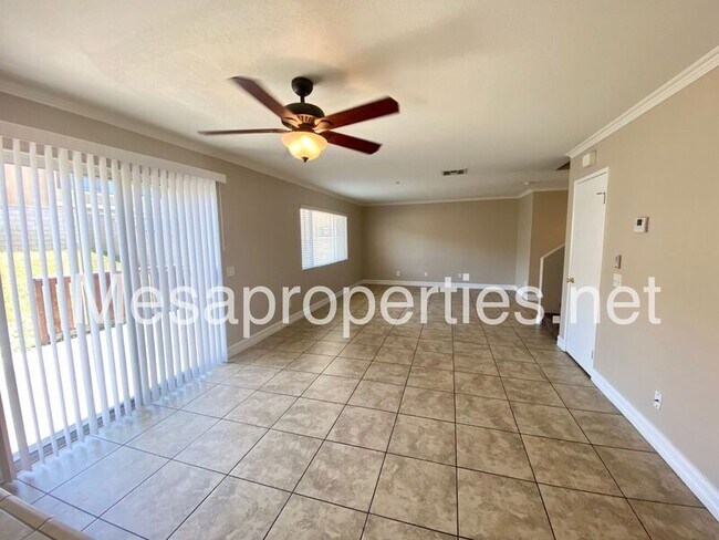 Foto del edificio - 7195 Oak Tree Pl