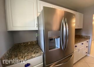 Building Photo - 1 br, 2 bath Condo - 4710 NW 4th St Apt C