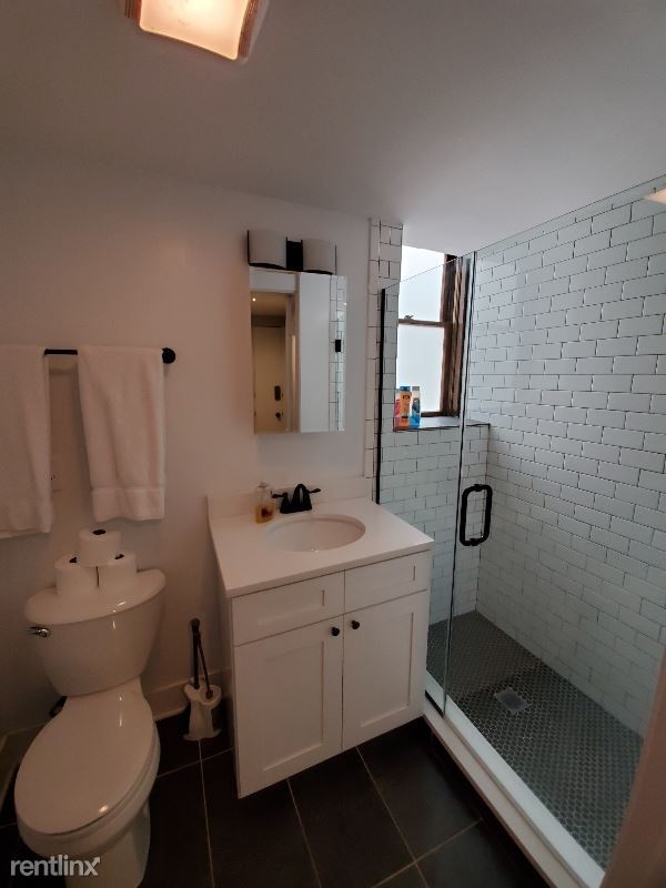 Foto principal - 1010 W Altgeld St