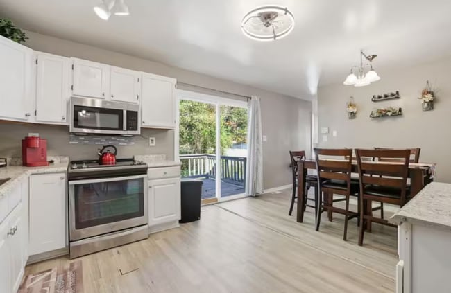 Building Photo - Charming 3BR/2BA Main-Level Home with Fenced Backyard