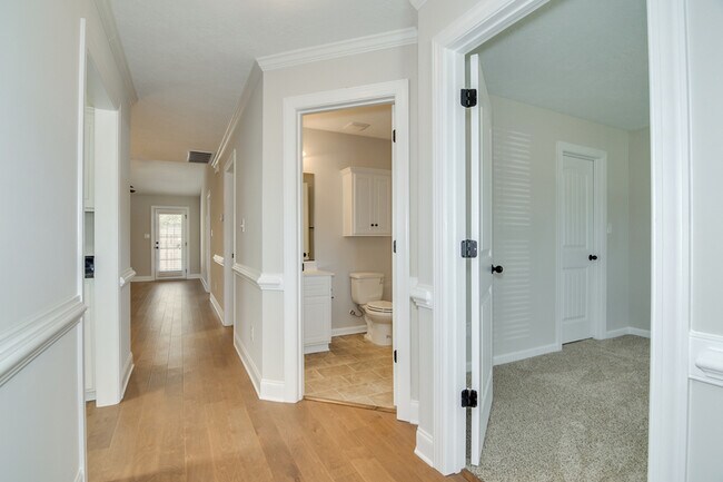 Building Photo - 1104 Wildlife Cir