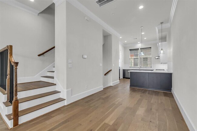 Photo - 809 Bringhurst St Townhome