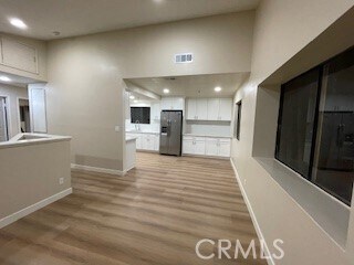 Foto del edificio - 371 S Sierra Madre Blvd