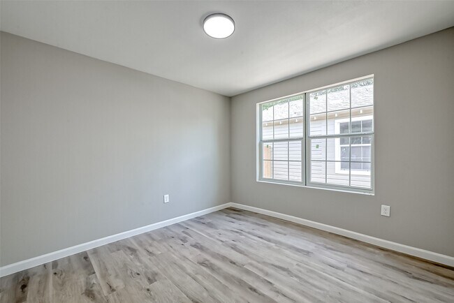 Foto del edificio - 3274 Reeves St