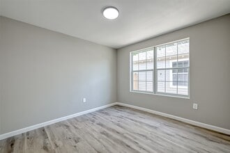 Building Photo - 3270 Reeves St