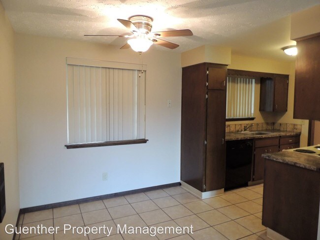 Foto del edificio - 3315-3317 W Bismark Ave