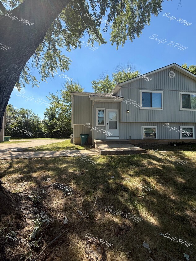 Foto principal - 6451 Hallet St