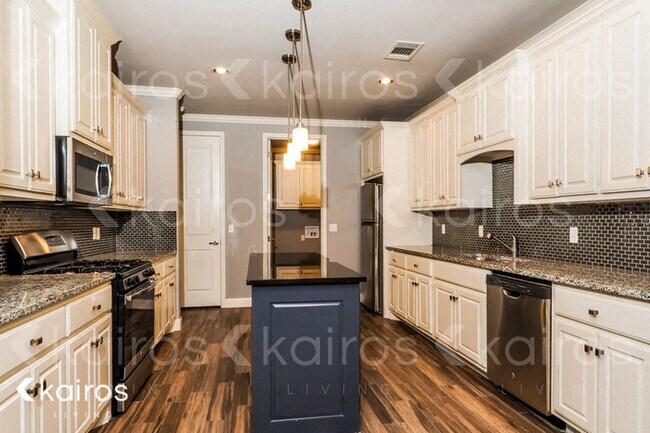 Foto del edificio - 7306 Mosley St