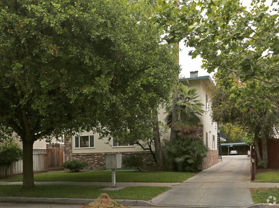 Foto principal - 846 Emory St
