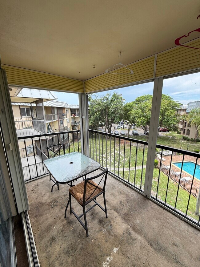 Building Photo - 5961 N Falls Circle Dr