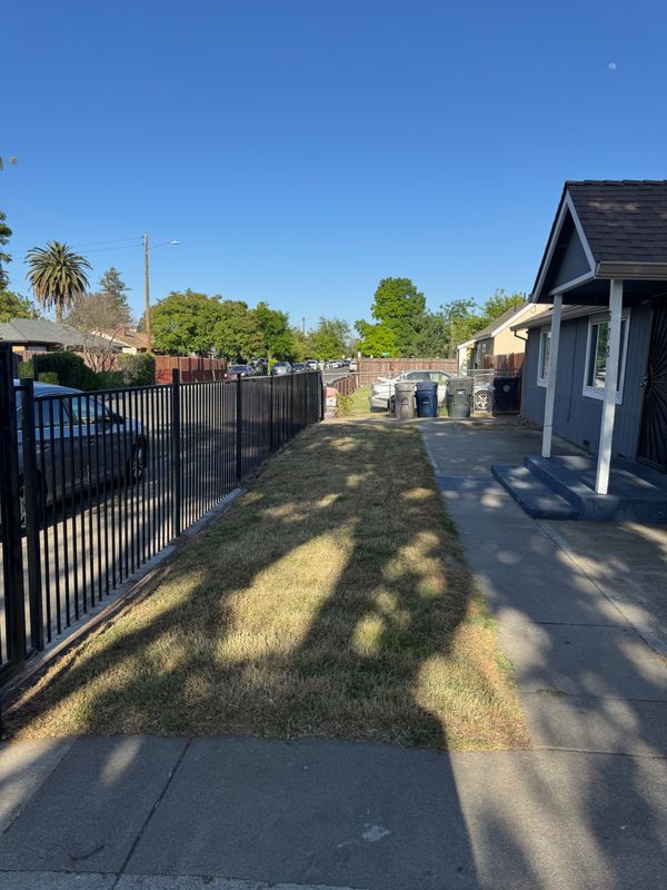 Building Photo - 672 Las Palmas Ave