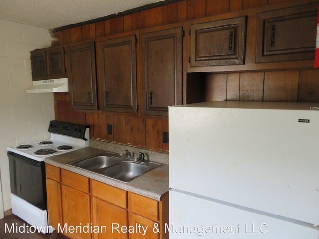 Building Photo - 2 br, 1 bath House - 2401 S. Meridian St