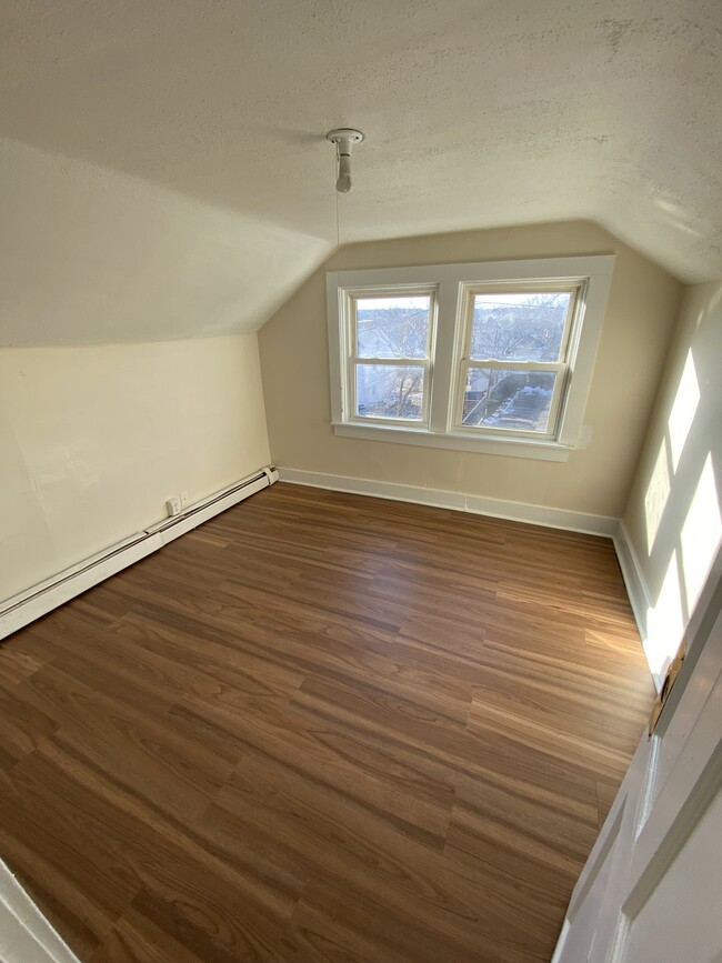 Building Photo - 5 Lynch St