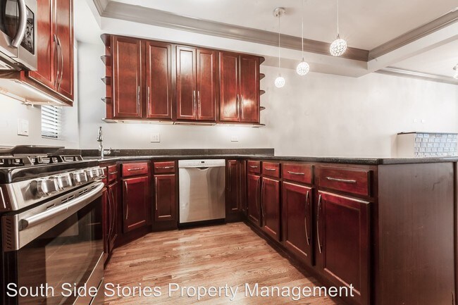 Building Photo - 4002 S Calumet Ave