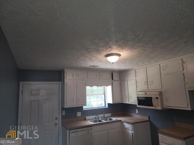 Building Photo - 6320 Love St