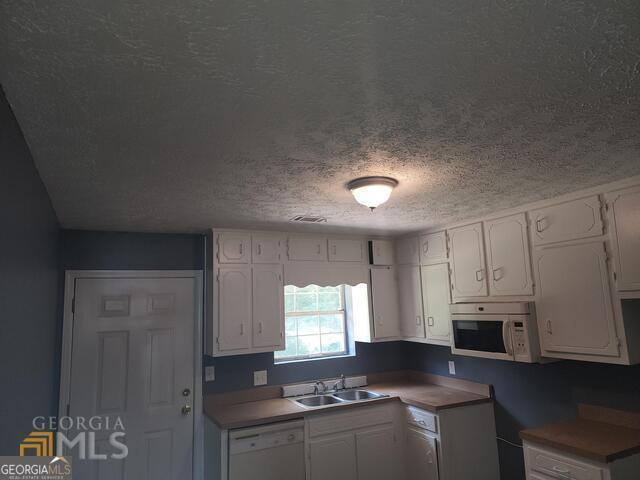 Foto del edificio - 6320 Love St