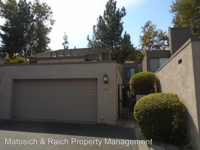 Building Photo - 1715 Cherryhills Ln