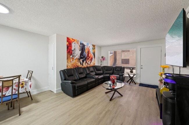 Building Photo - Las Casitas Apartments