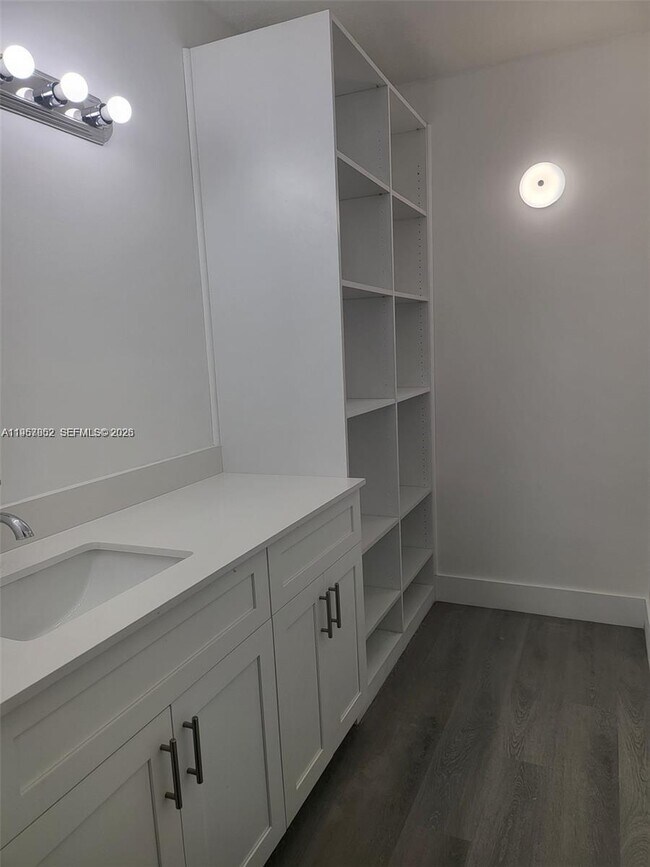 Foto del edificio - 5800 SW 127th Ave