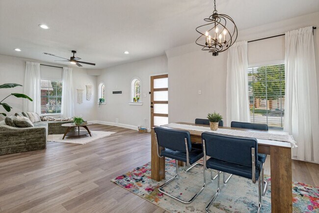 Foto del edificio - 2744 Catherine St