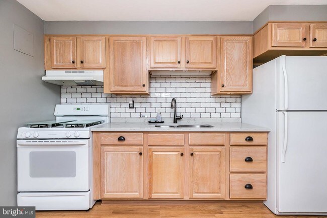 Foto del edificio - 7842 St Bridget Ln