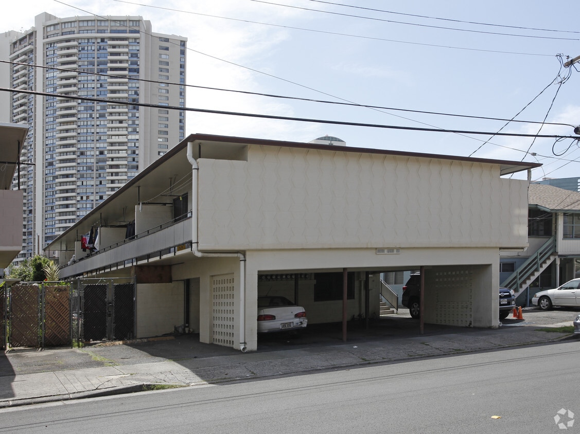 Building Photo - 2323 Fern St