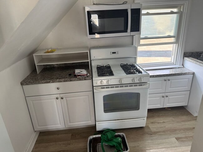 Building Photo - 2606 Wycliffe Rd Building Photo - 2606 Wycliffe Rd