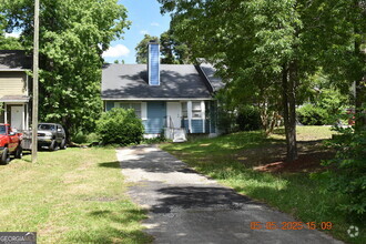 Building Photo - 4421 Azalea Dr