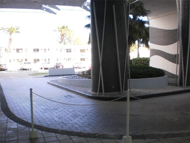 Foto del edificio - 7928 East Dr