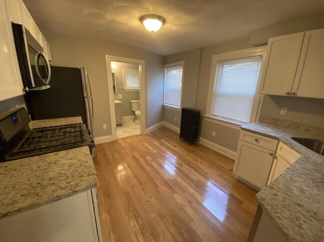 Foto del edificio - 2 bedroom in Somerville MA 02144