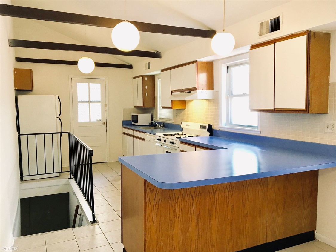 3 br, 2 bath - 1020 Light St # 2 - 3 br, 2 bath  - 1020 Light St # 2