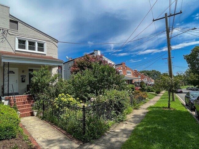 Photo - 5155 7th St NE House