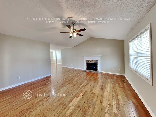 Building Photo - 25 Hedgerow Ct SE